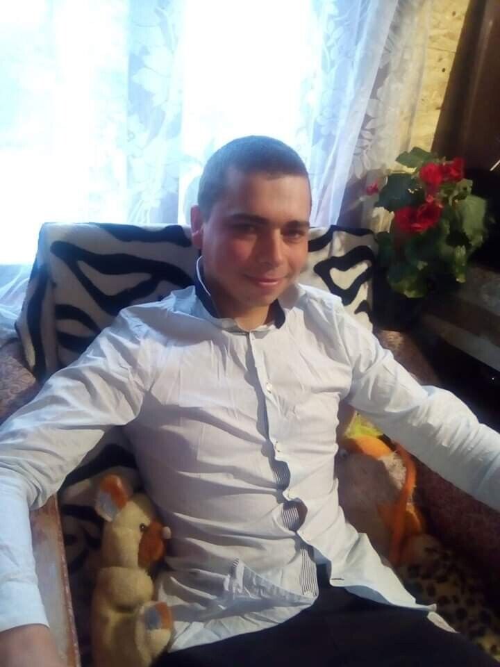  20037225  Tolik, 33 ,    