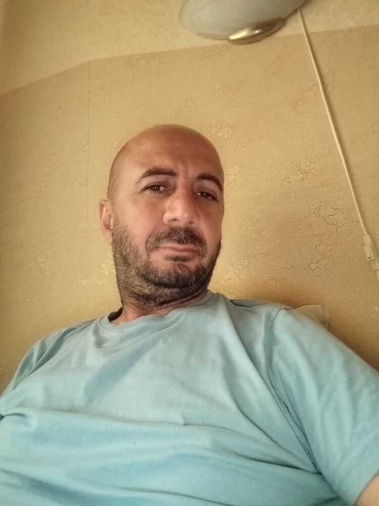  52080625  Rasim, 46 ,    