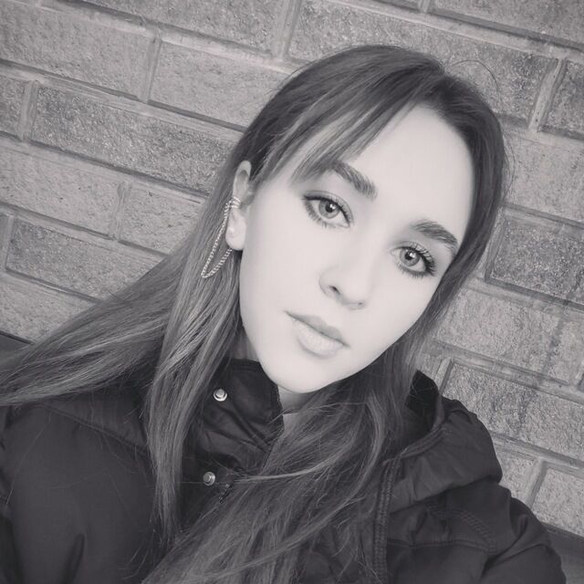  44781995  Nadia, 24 ,    