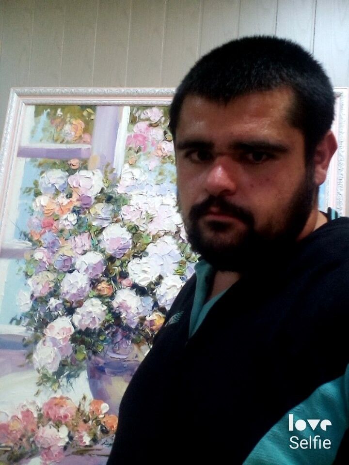  8105115  Qowun, 33 ,    