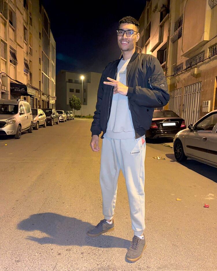  26613945  Abdou, 29 ,    