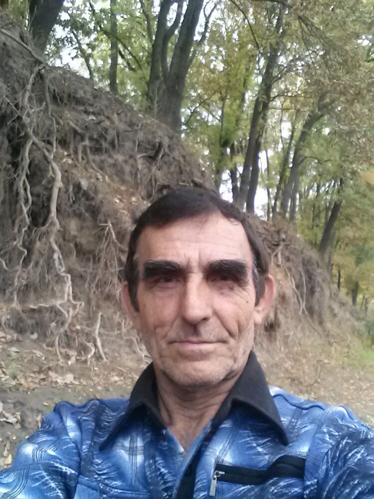  24329475  Peter, 66 ,    