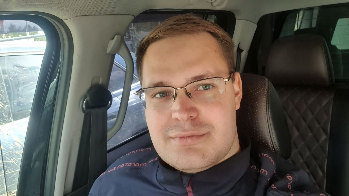  46142915  Ivan, 35 ,    