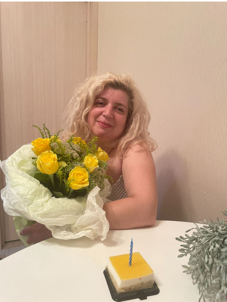  54435805  Elena, 42 ,    