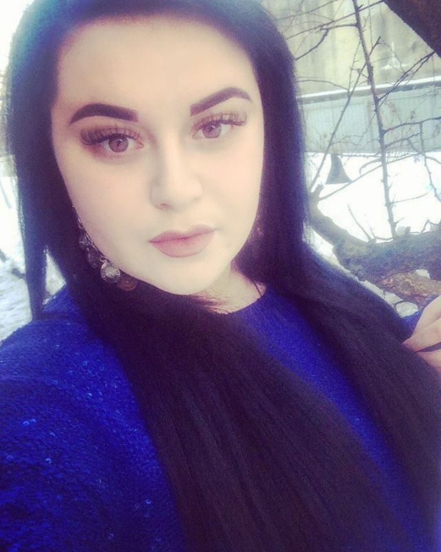  ,   Julia, 29 ,  