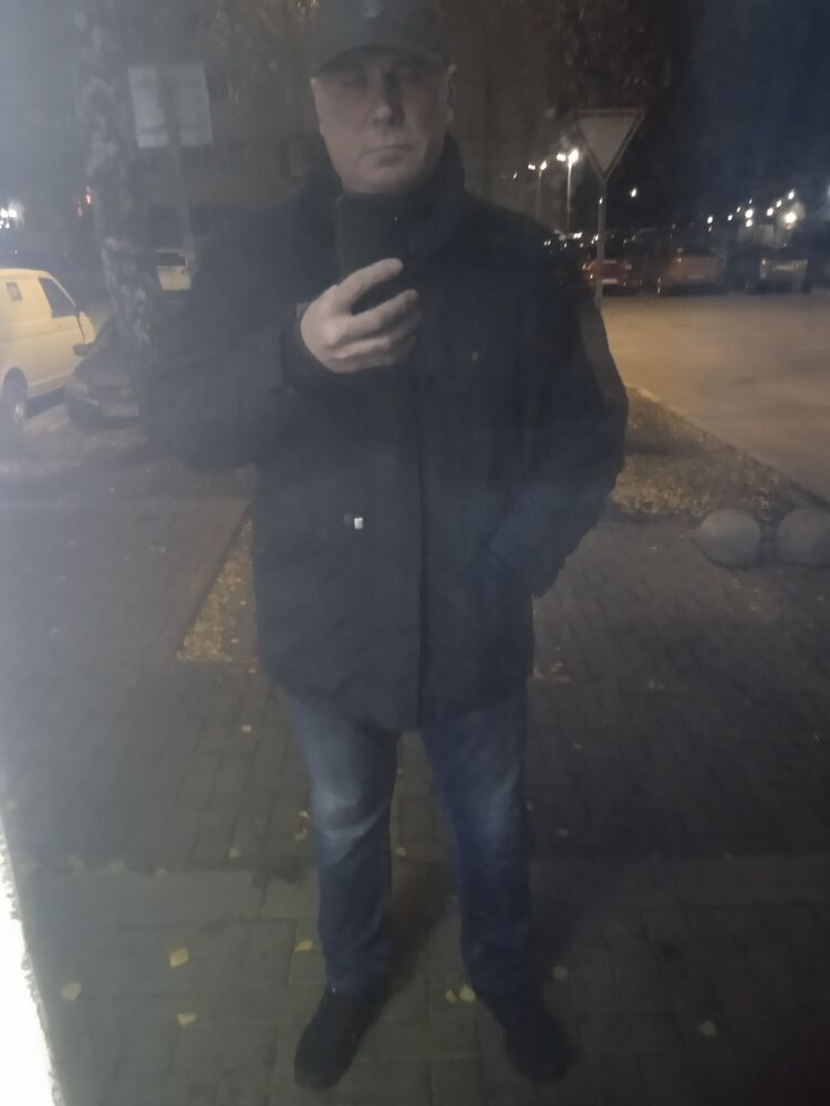  41056225  , 52 ,     