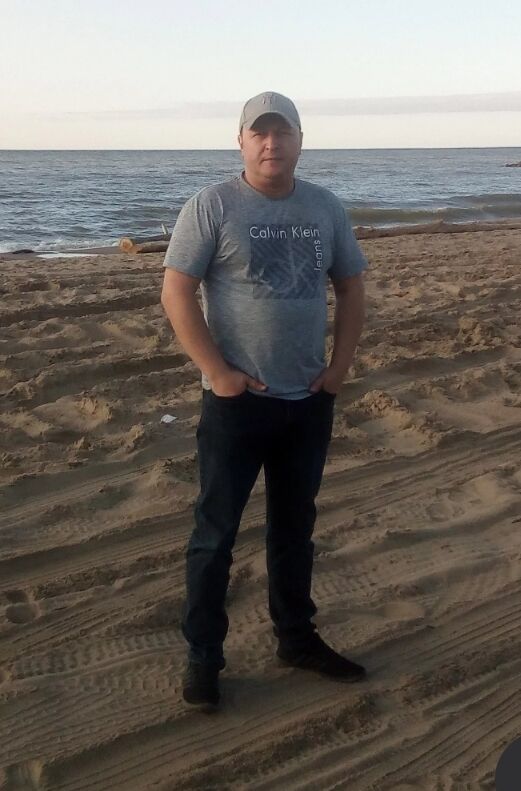  52587015  Alex, 44 ,    