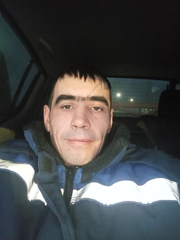  54695925  Anton, 28 ,    