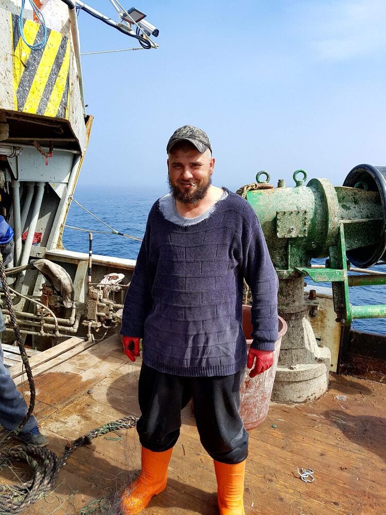  ,   Ruslan, 40 ,   ,   , c 