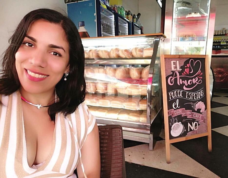  ,   Georgette, 37 ,   ,   , c 