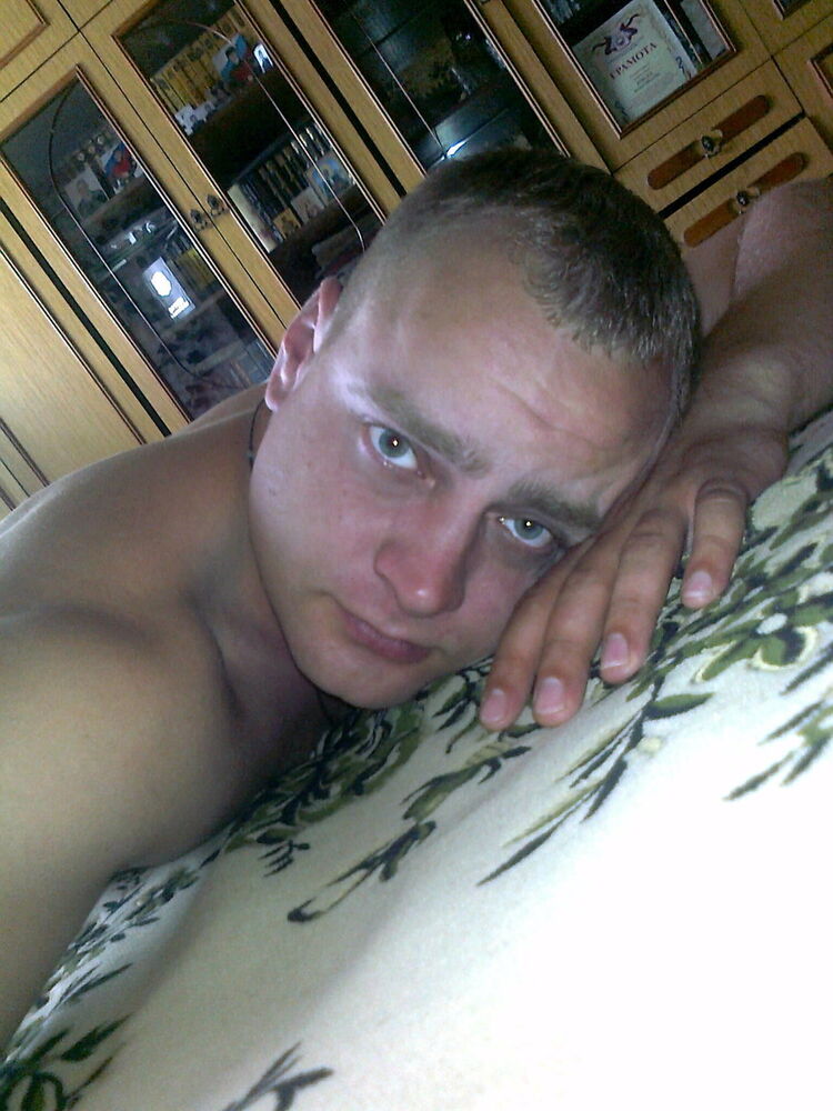  ,   Nik, 39 ,   