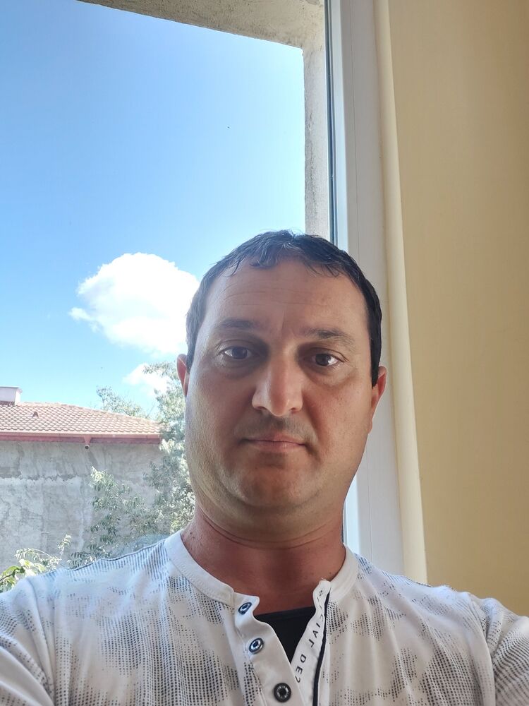  24132645  Galin, 46 ,    