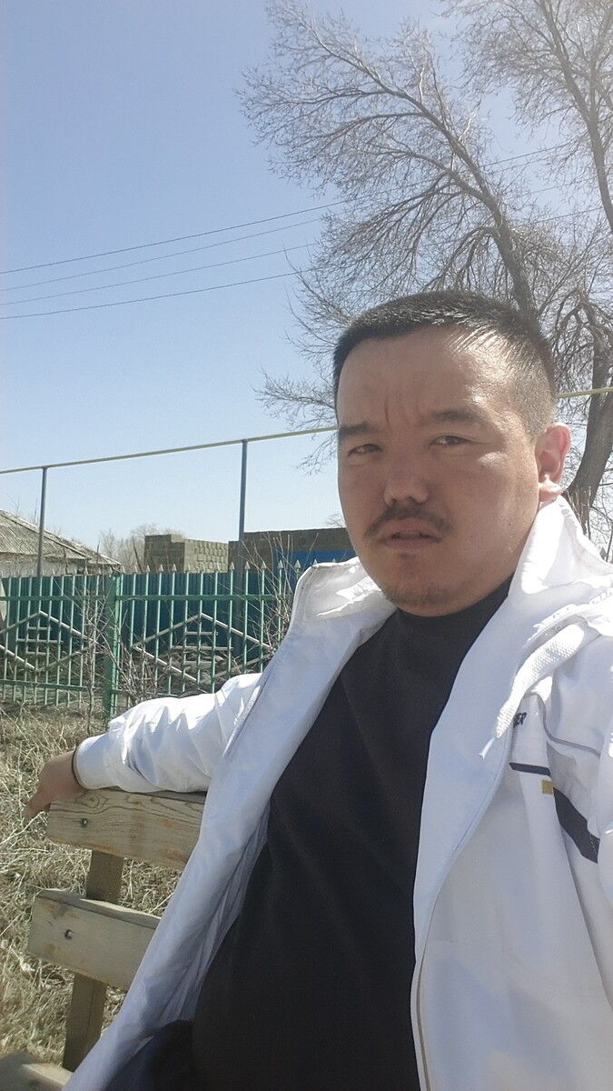 9895235  Dauren, 39 ,    -