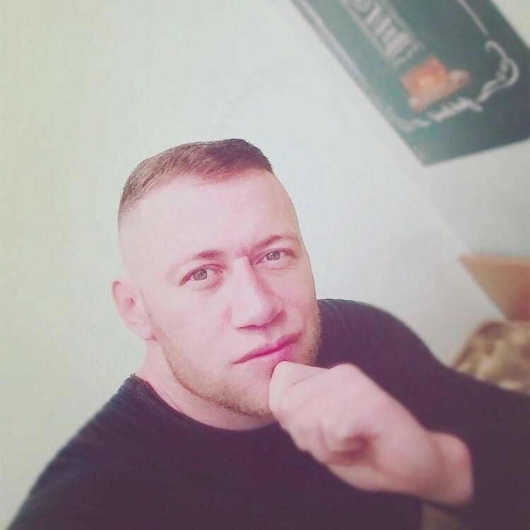 ���������� �����������, ���� ������� Erik, 41 ���, ������������ ��� ������, ����� � ���������, c�������� ���������