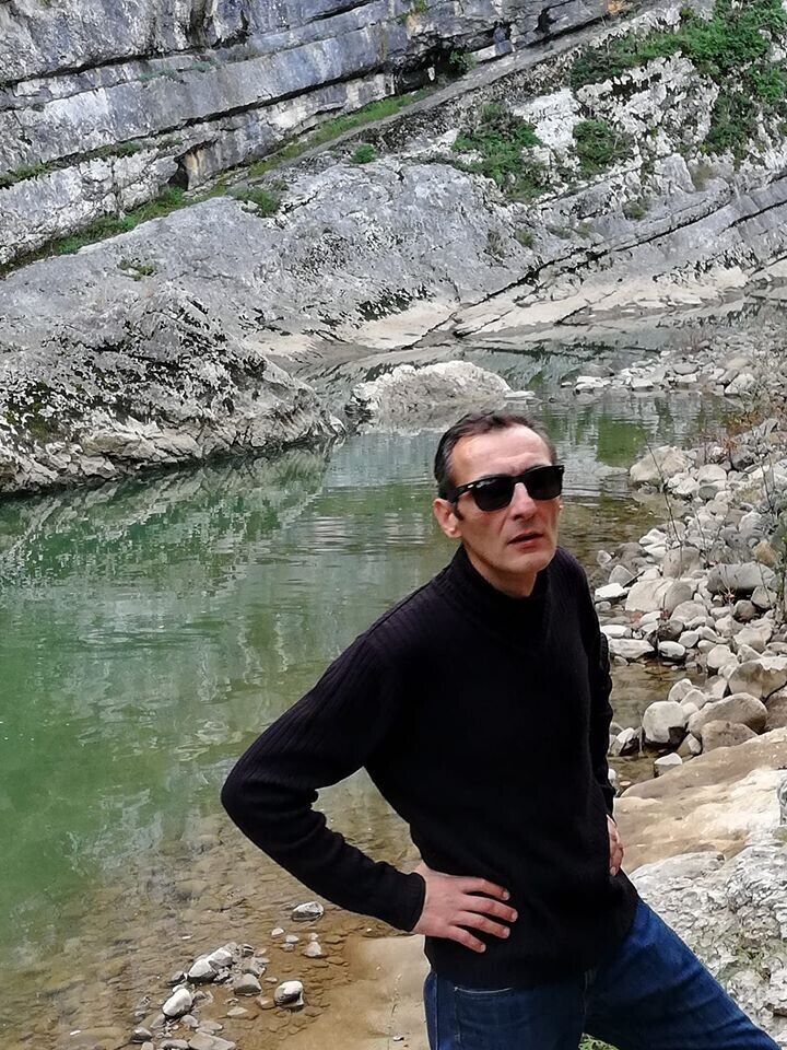  20893435  Alex, 43 ,    