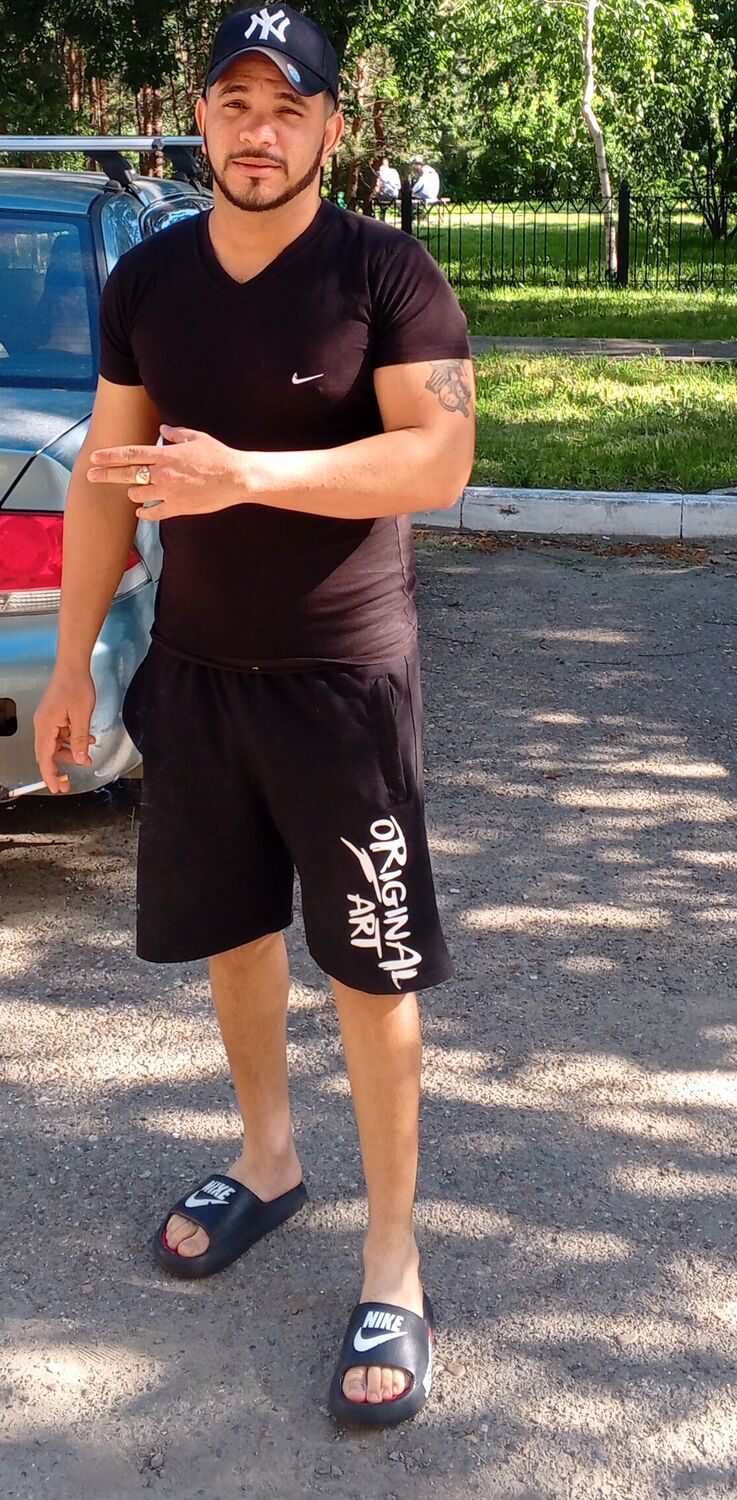  50456915  Miguel, 24 ,    