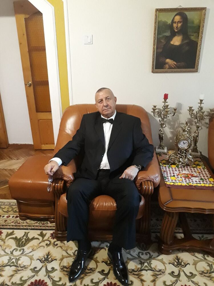  22788855  Ilie, 71 ,    