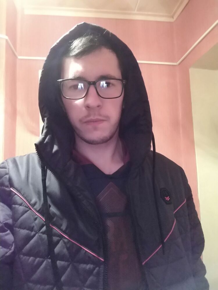  15748455  Vladislav, 30 ,    