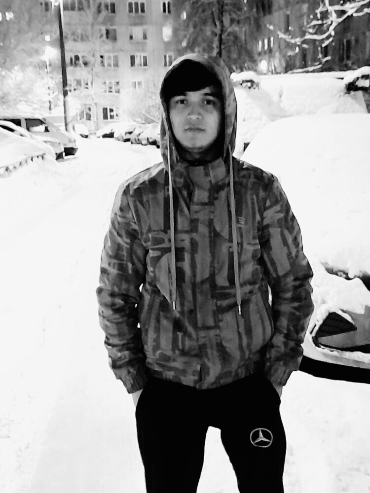  33085795  Xurwid, 22 ,    -