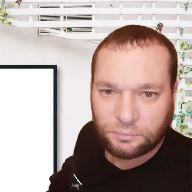  49749335  Rus, 45 ,    