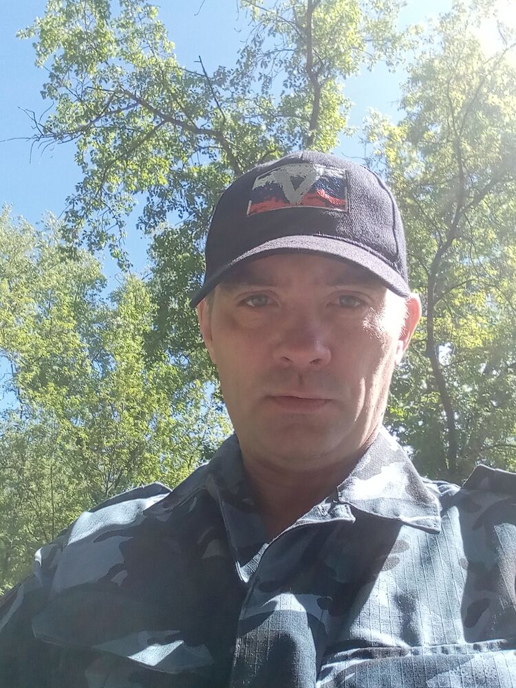  43008925  Aleksander, 42 ,    