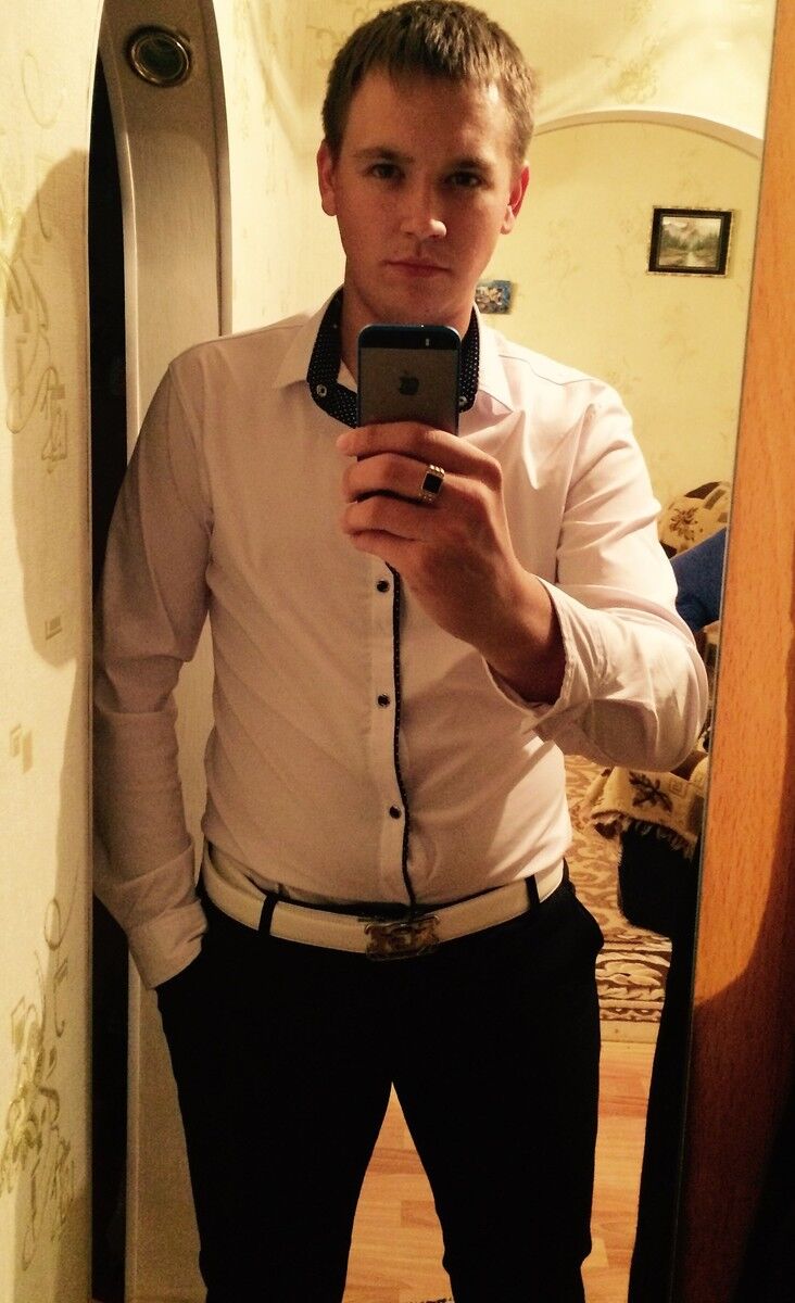 13205735  Erwrt, 28 ,    