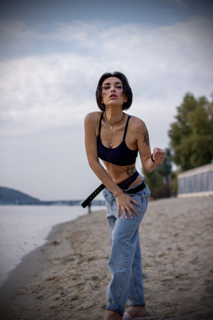  27128845  Alinka, 28 ,    