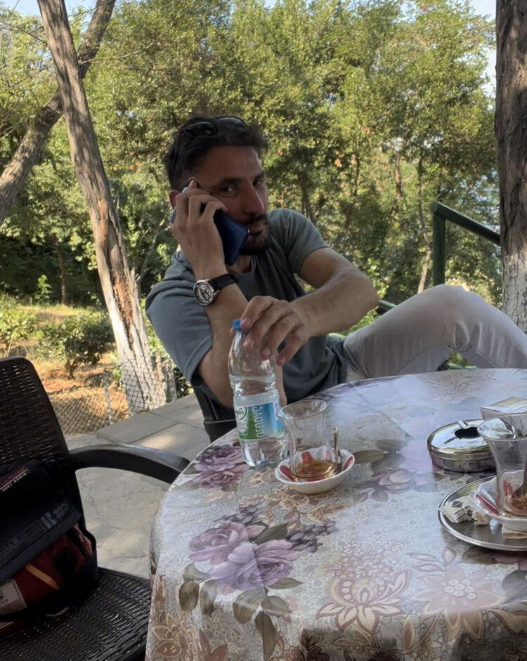  39445715  Serhat, 40 ,    