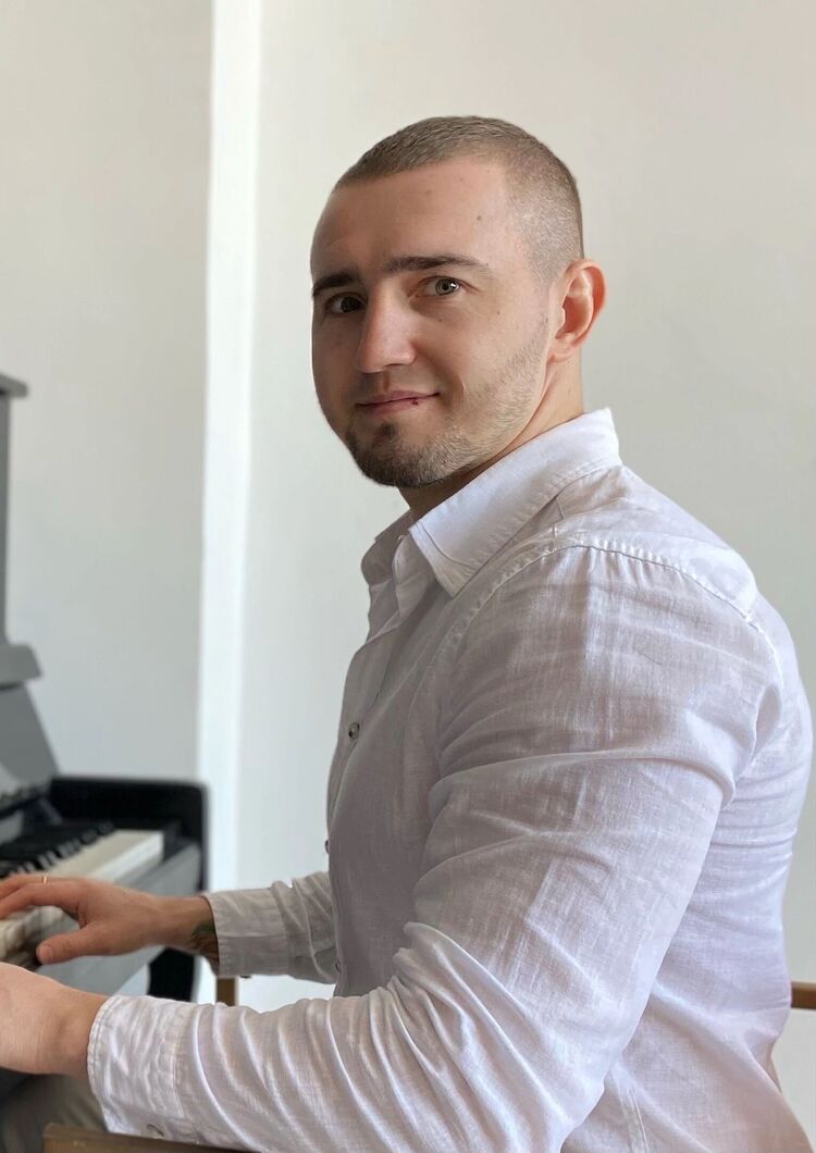  -,   Vlad, 30 ,   ,   