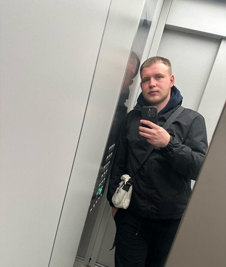  51583105  Stanislav, 28 ,    