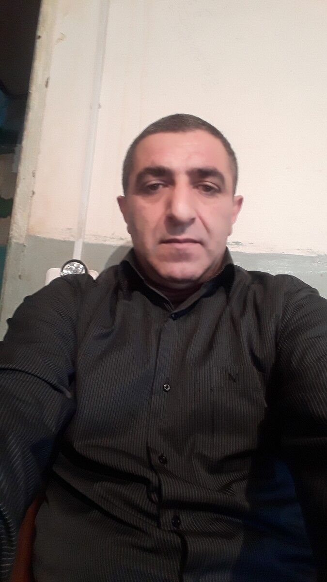  18229425  Koba, 48 ,    
