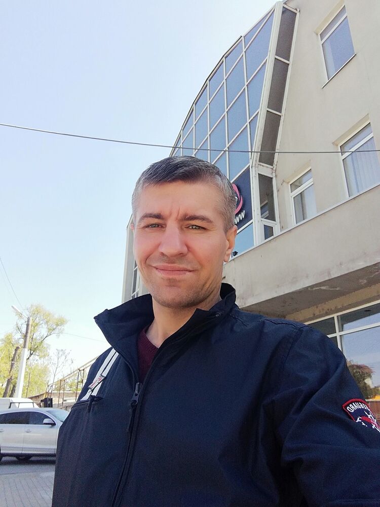  12150885  Mihail, 35 ,    