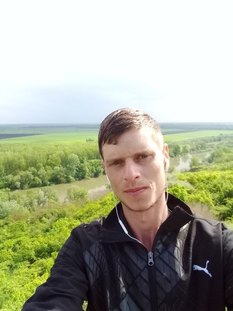  ,   Nicolai, 33 ,   