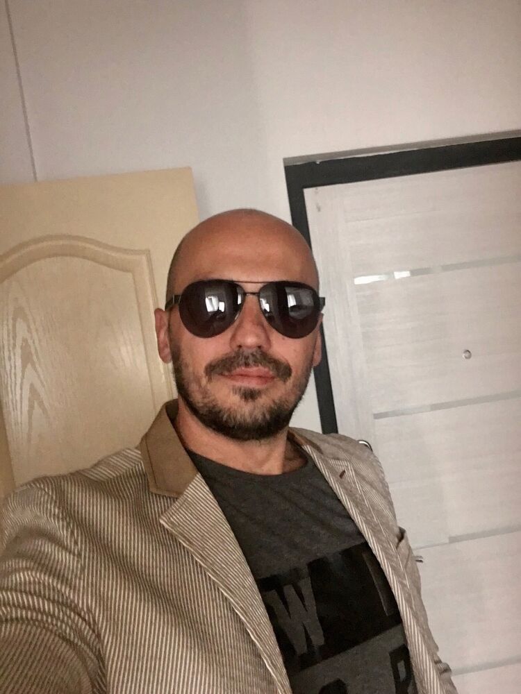  40905515  Ruslan, 41 ,    