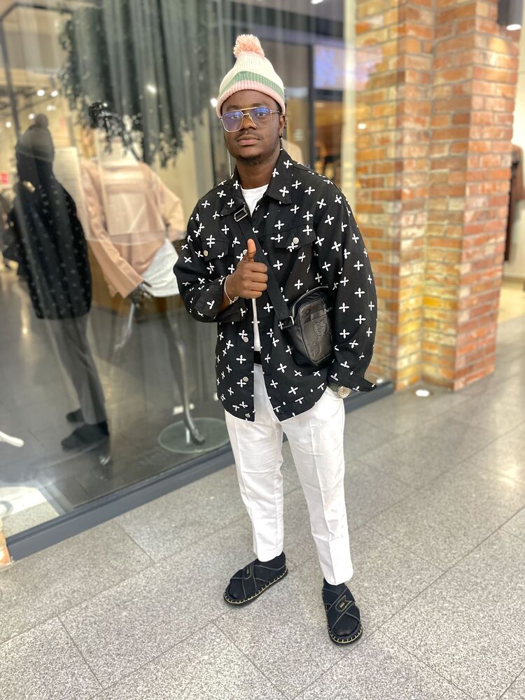  54530545  Chris, 27 ,    