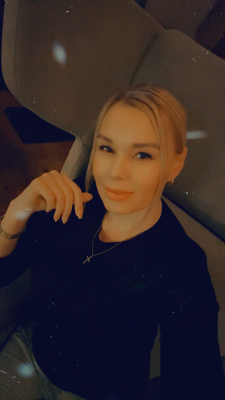  54425905  Viktoria, 39 ,    