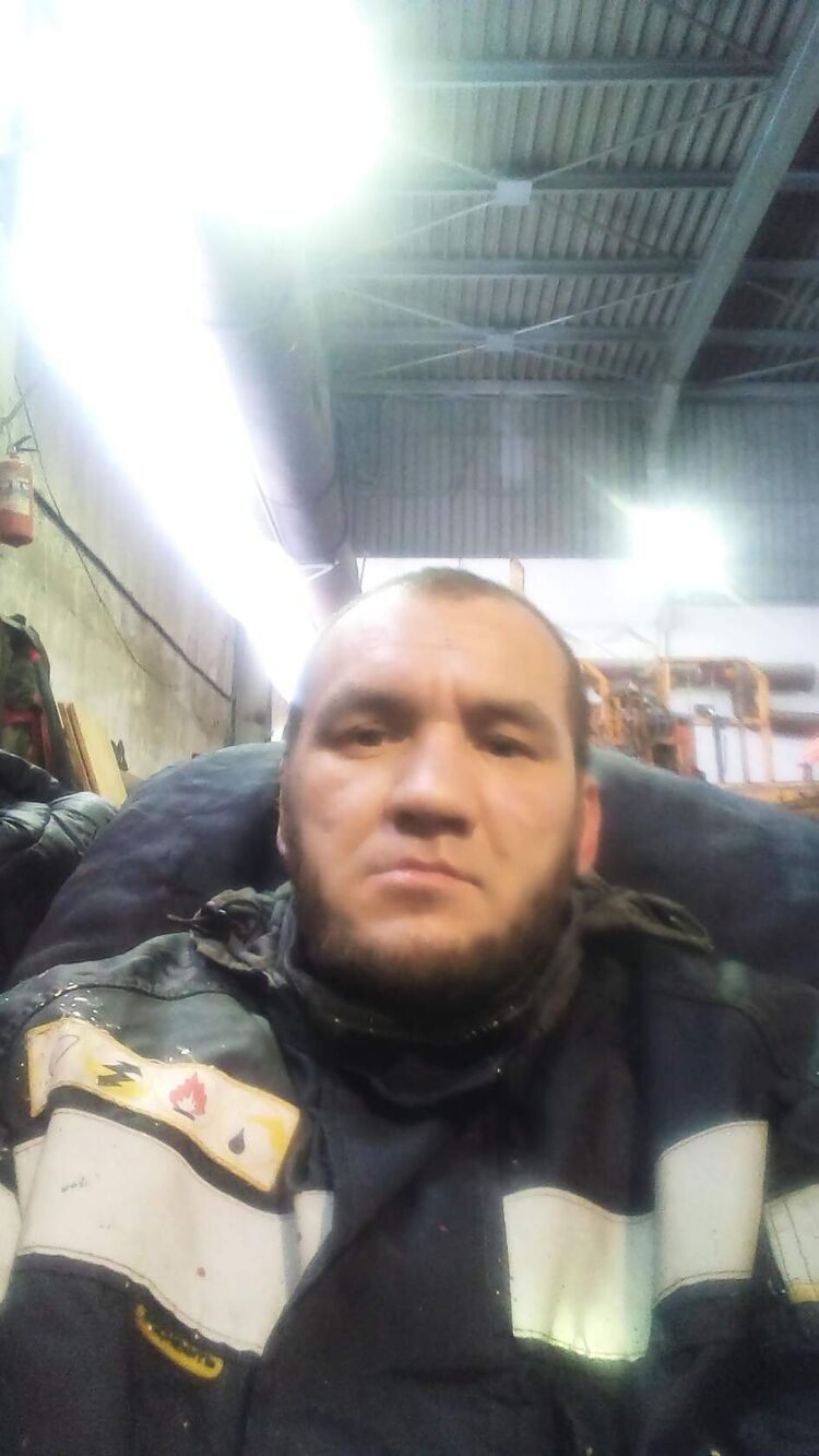  ,   Anton, 41 ,   ,   