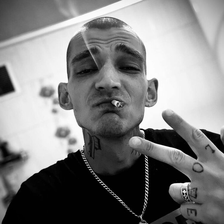  50708145  Yuri, 37 ,    