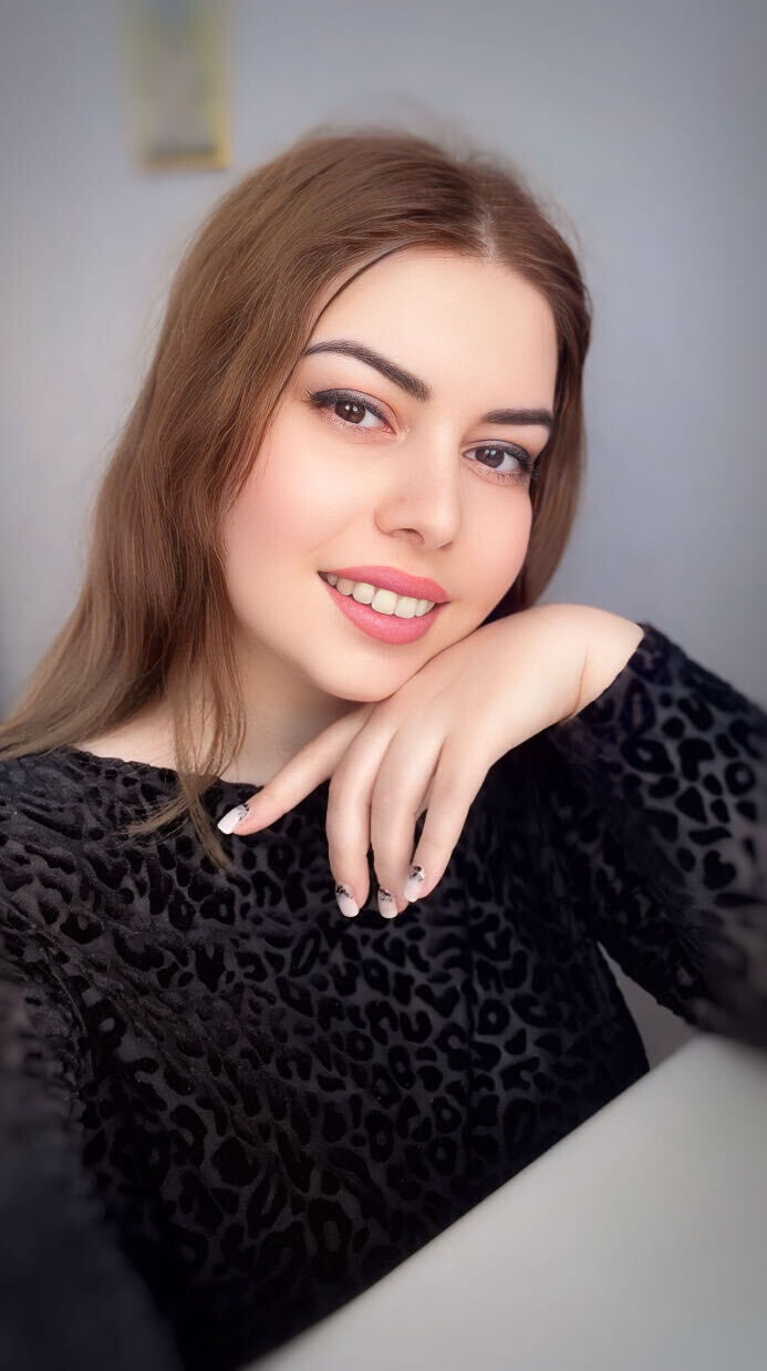 ,   Mia, 37 ,   ,   