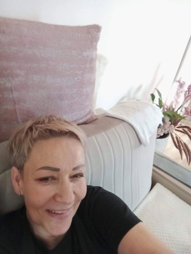  48627085  Olga, 50 ,    