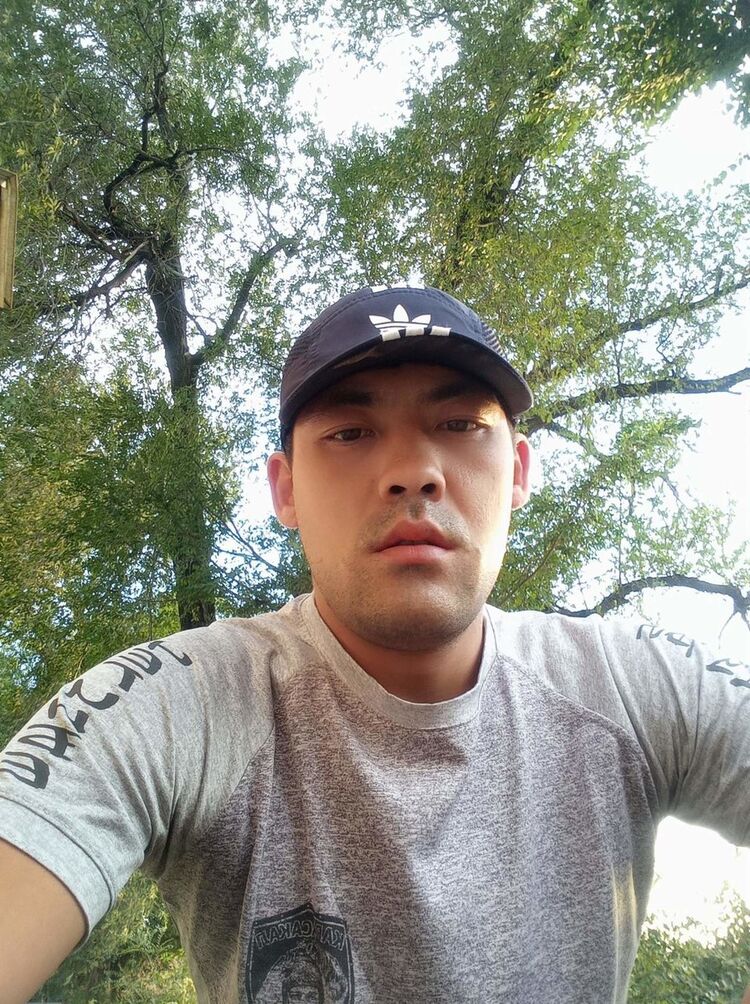  18147365  Vladislav, 34 ,    