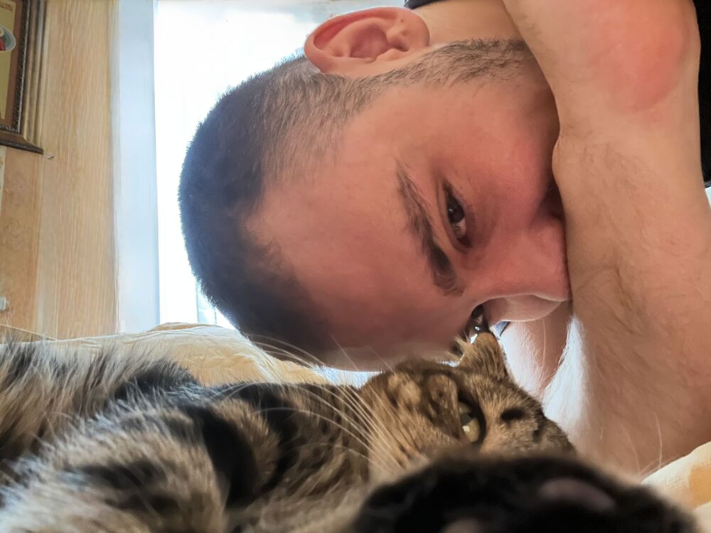  ,   Vlaad, 25 ,  