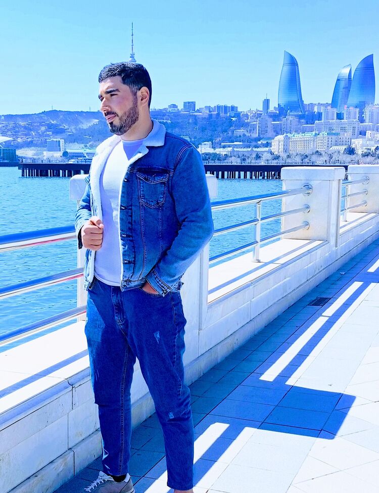  44279945  Sultan, 25 ,    -