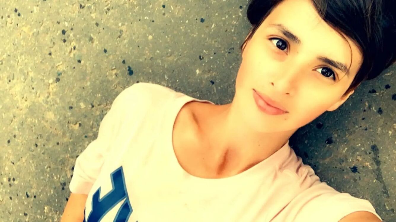  ,   Varya, 28 ,   