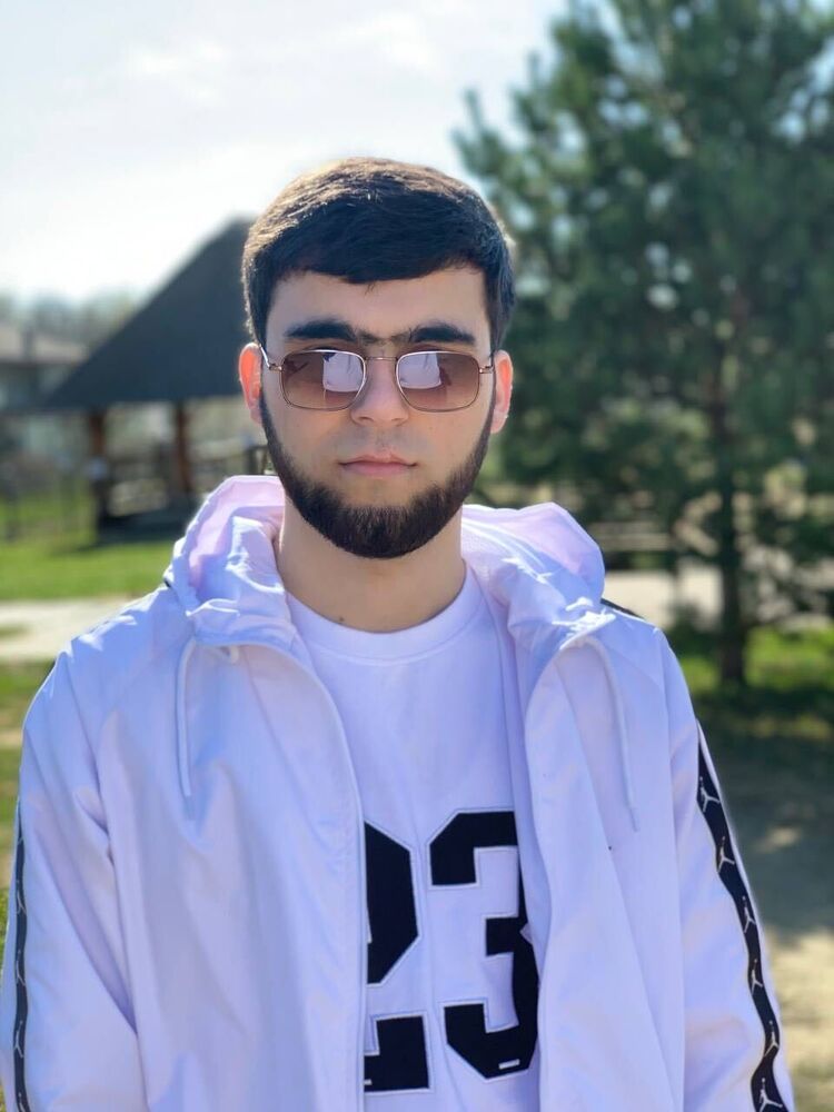  50491425  Muhridin, 22 ,    
