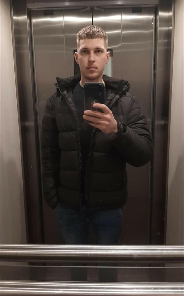  51427655  Andrii, 25 ,    Most