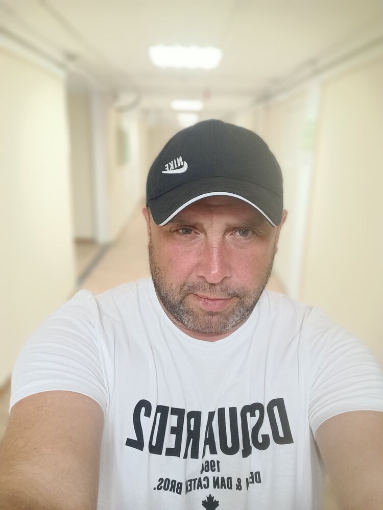  37272595  Tolik, 46 ,    