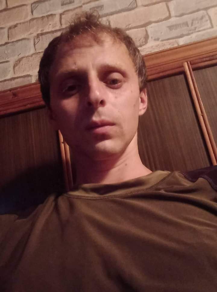  31050655  Bacho, 35 ,    