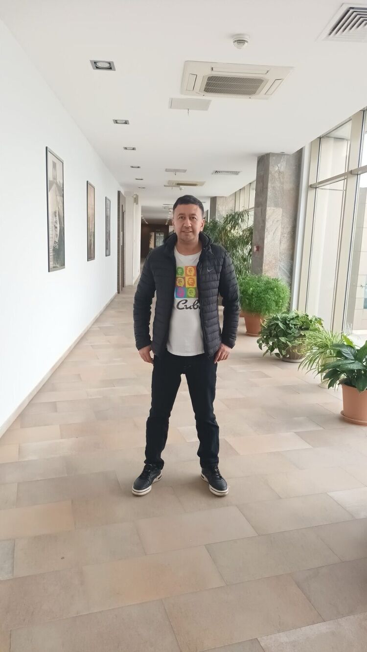  48786845  Joni, 37 ,    