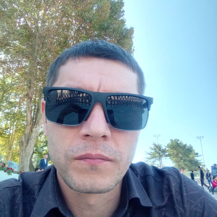  ,   Ruslan, 39 ,   ,   